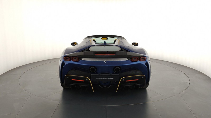 Ferrari SF90 Coupé usata a Perugia (6)