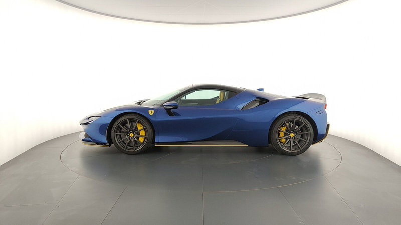 Ferrari SF90 Coupé usata a Perugia (8)