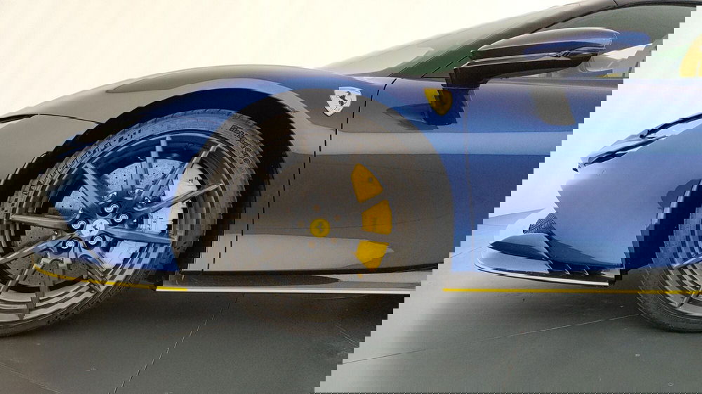 Ferrari SF90 Coupé usata a Perugia (9)