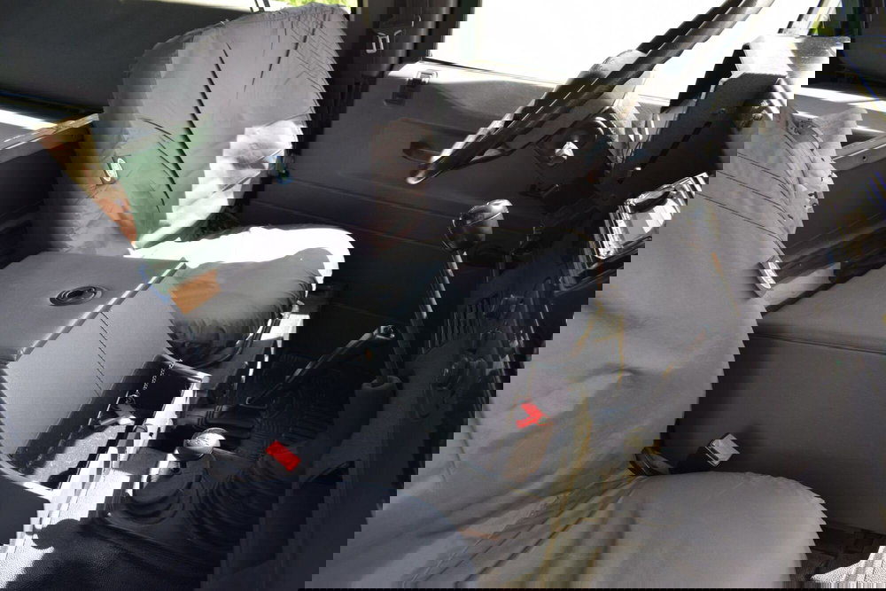 Land Rover Defender usata a Cuneo (13)