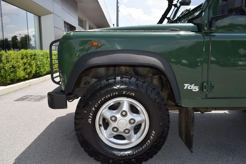 Land Rover Defender usata a Cuneo (17)