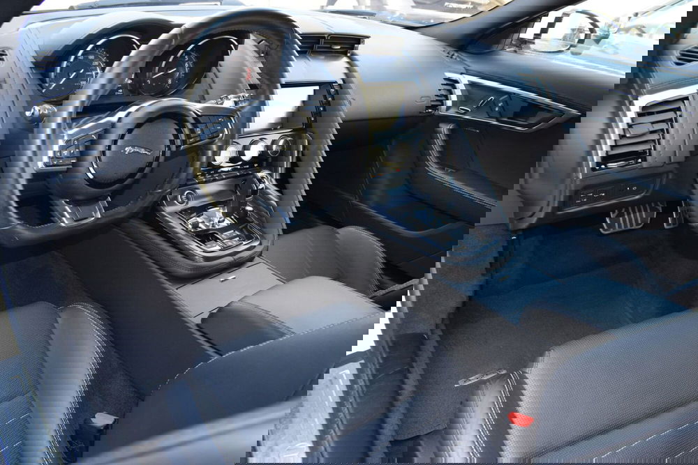 Jaguar F-Type Coupé usata a Cuneo (10)