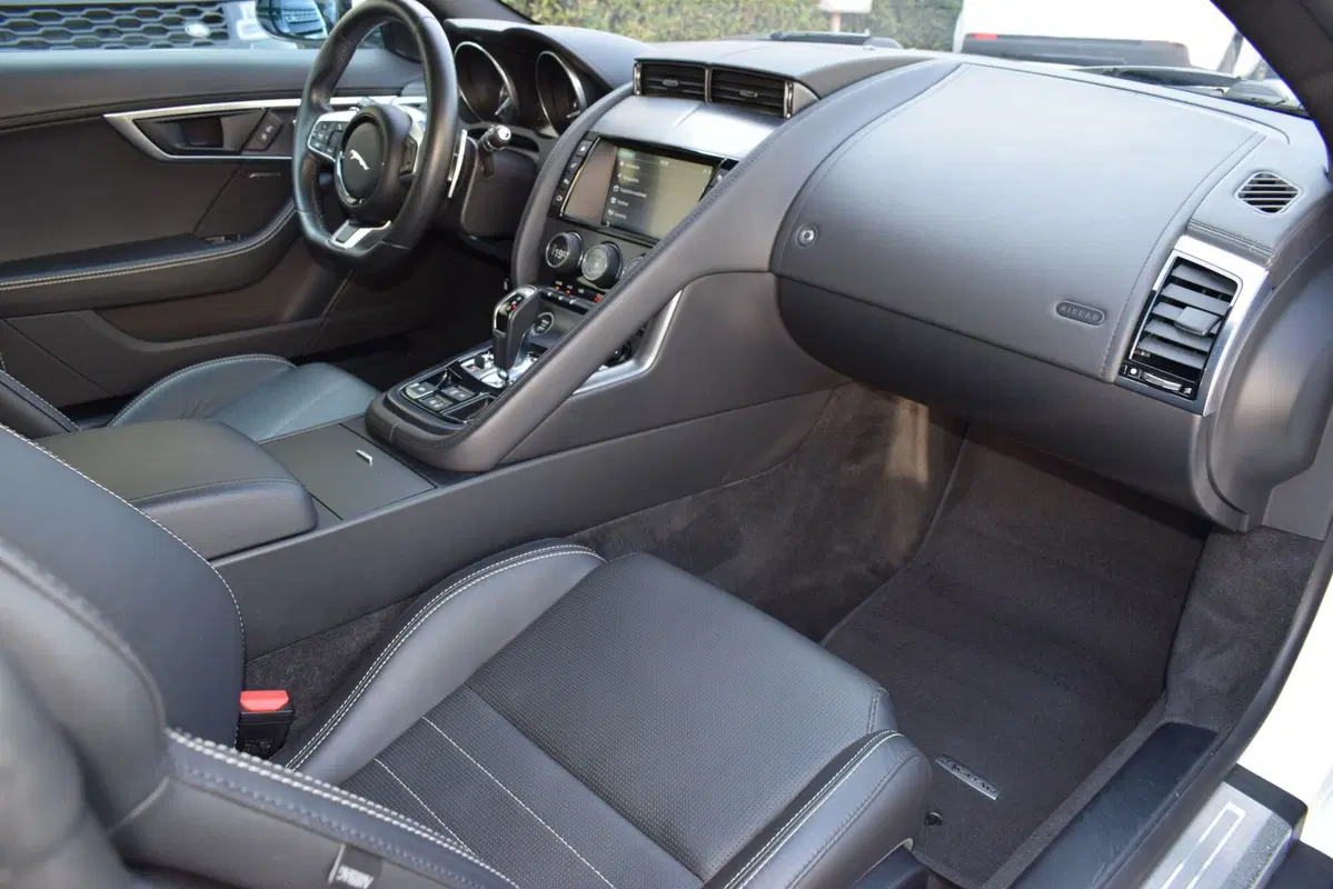 Jaguar F-Type Coupé usata a Cuneo (15)