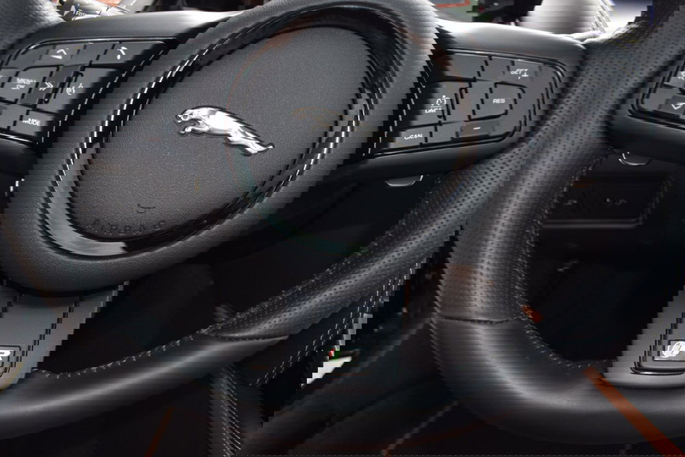 Jaguar F-Type Coupé usata a Cuneo (11)