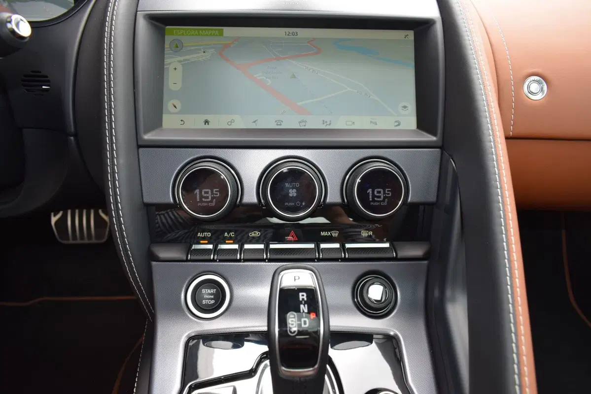 Jaguar F-Type Coupé usata a Cuneo (12)
