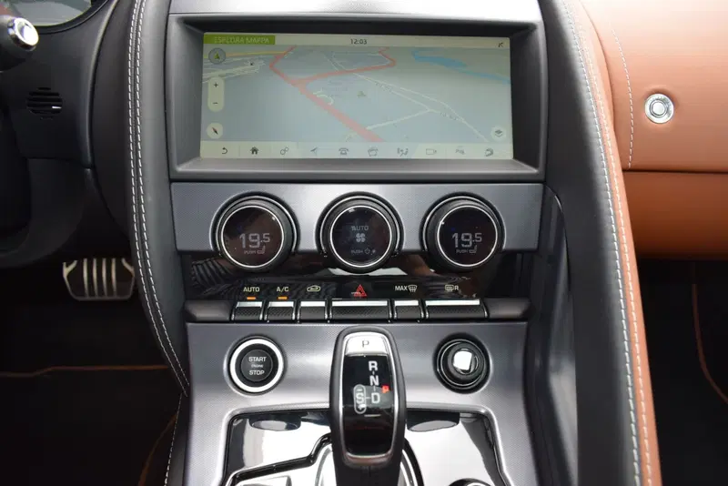 Jaguar F-Type Coupé usata a Cuneo (12)