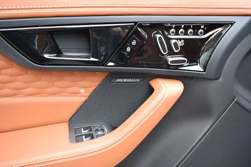 Jaguar F-Type Coupé usata a Cuneo (15)