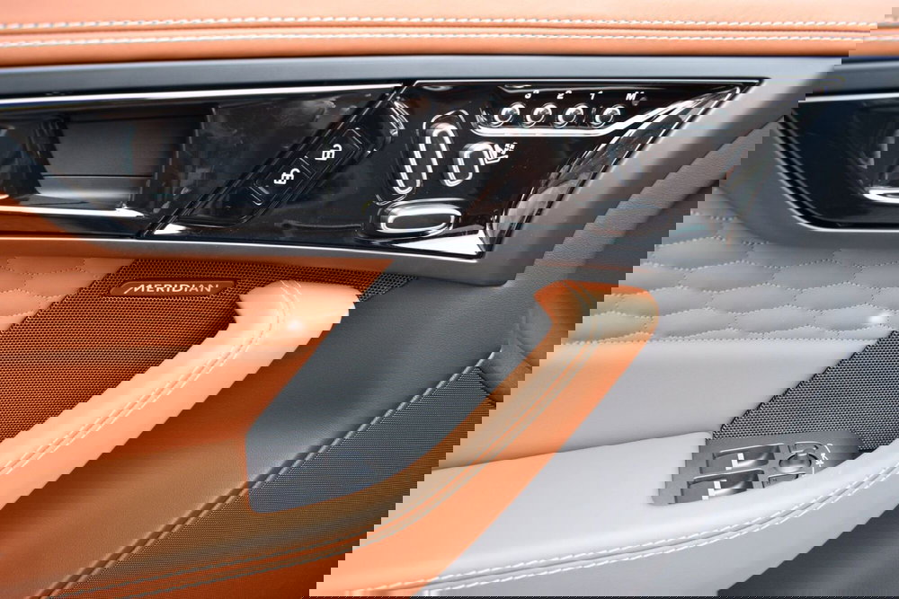 Jaguar F-Type Coupé usata a Cuneo (15)