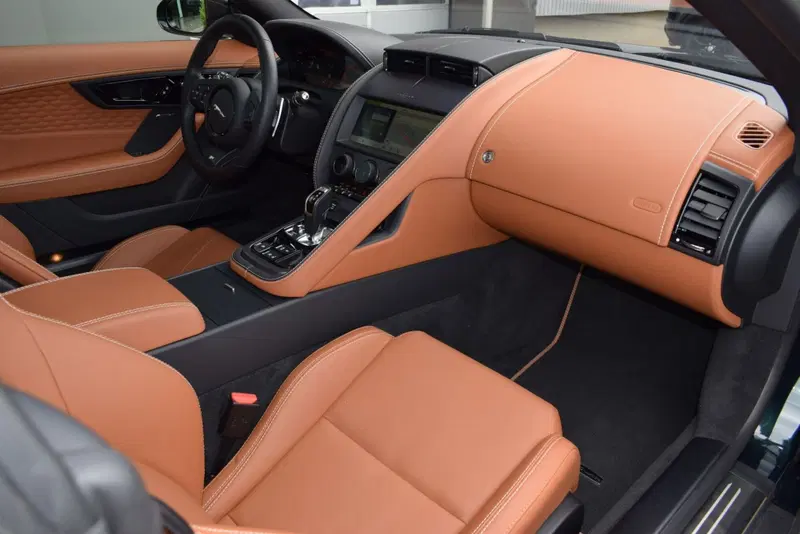 Jaguar F-Type Coupé usata a Cuneo (17)