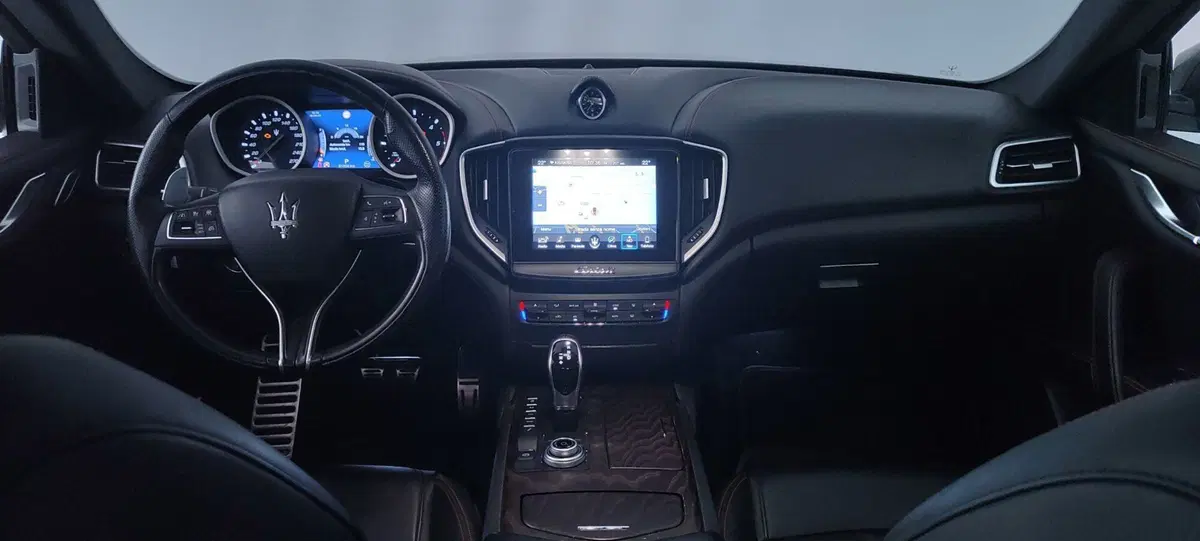 Maserati Ghibli usata a Perugia (13)