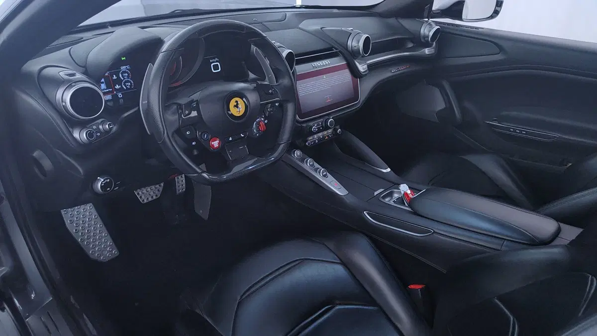 Ferrari GTC4Lusso Coupé usata a Perugia (11)