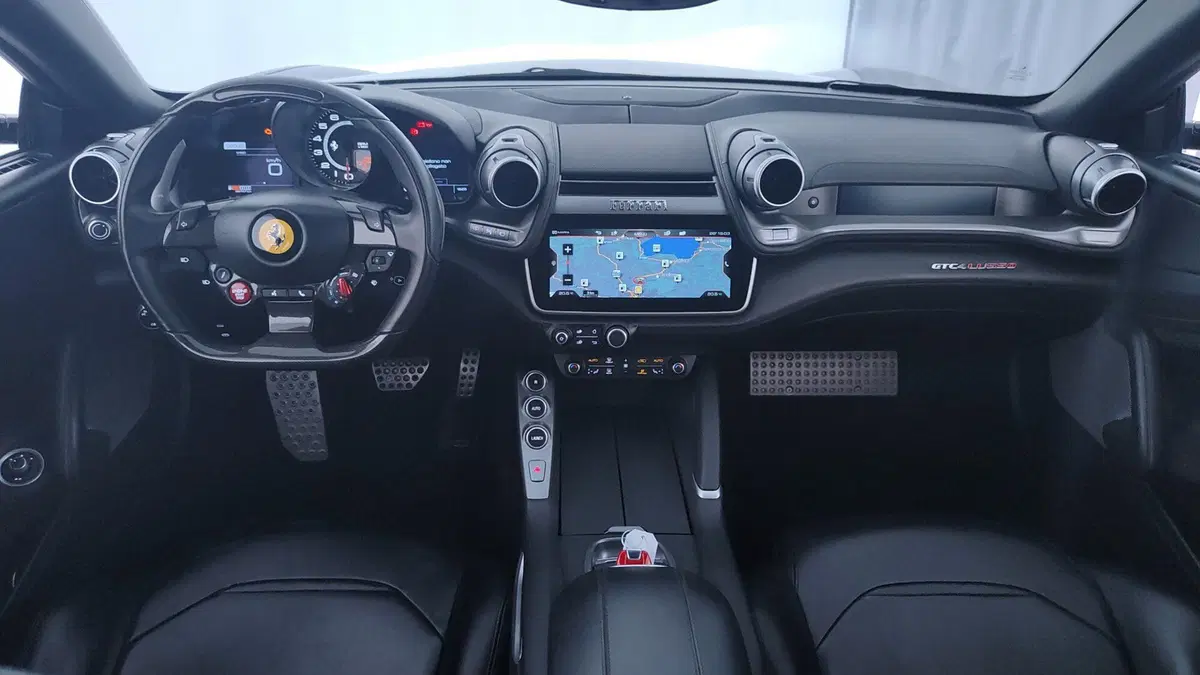 Ferrari GTC4Lusso Coupé usata a Perugia (14)