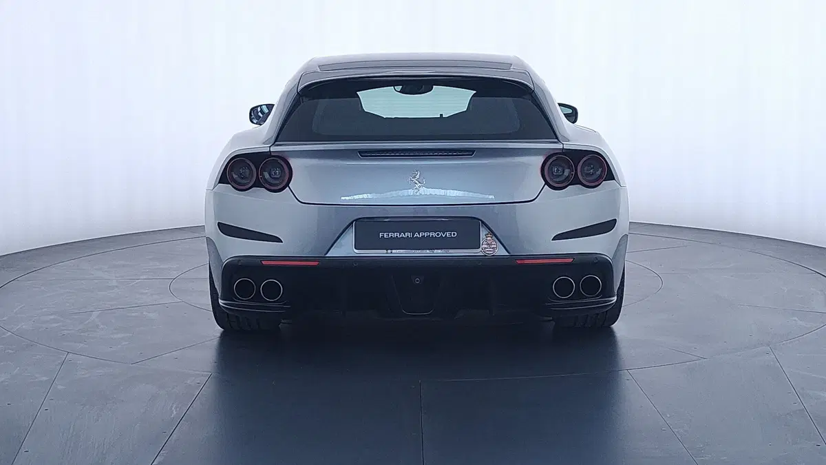 Ferrari GTC4Lusso Coupé usata a Perugia (6)