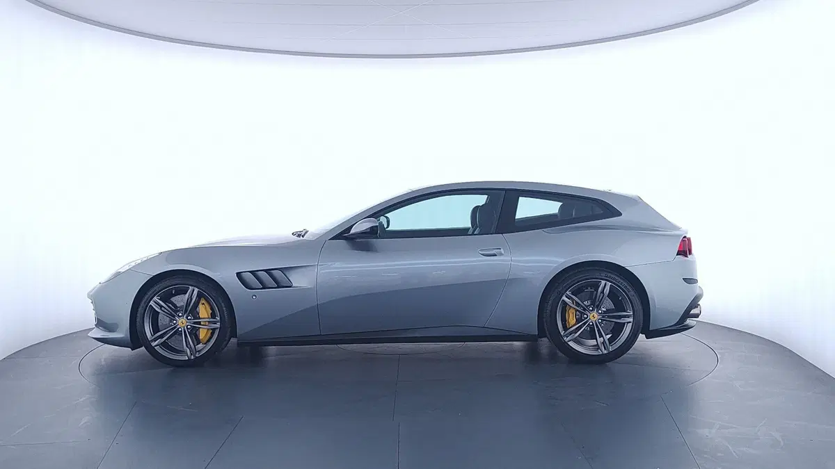 Ferrari GTC4Lusso Coupé usata a Perugia (8)