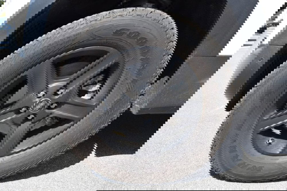 Land Rover Defender usata a Cuneo (10)