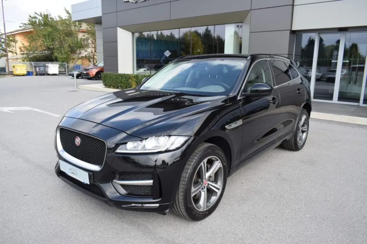 Jaguar F-Pace usata a Cuneo
