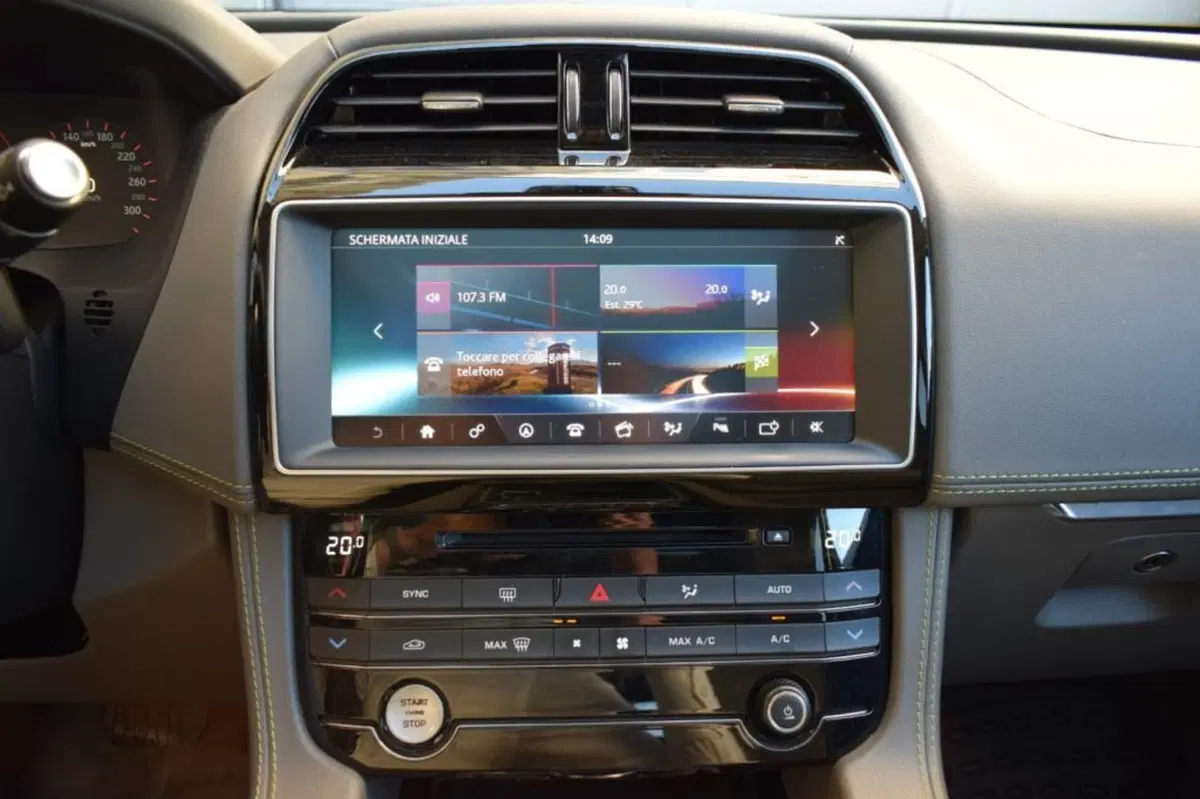 Jaguar F-Pace usata a Cuneo (10)