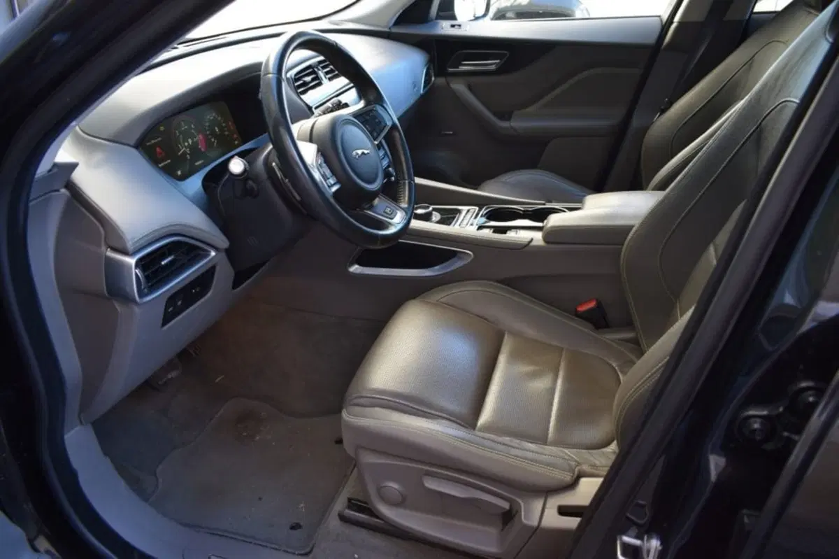 Jaguar F-Pace usata a Cuneo (14)