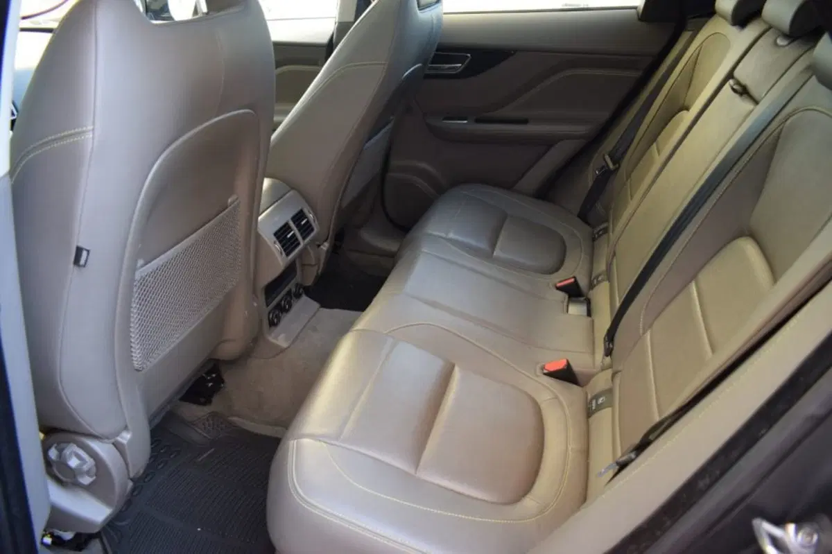 Jaguar F-Pace usata a Cuneo (20)