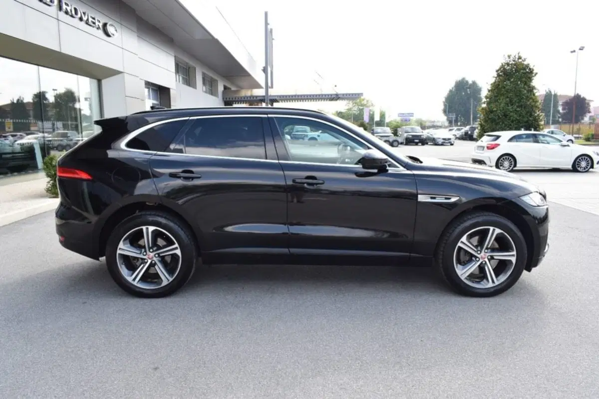 Jaguar F-Pace usata a Cuneo (5)