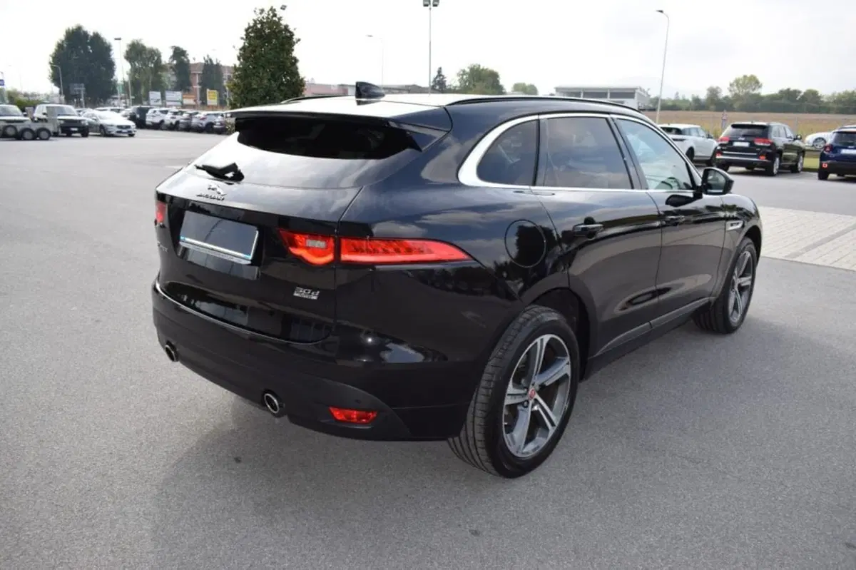 Jaguar F-Pace usata a Cuneo (8)