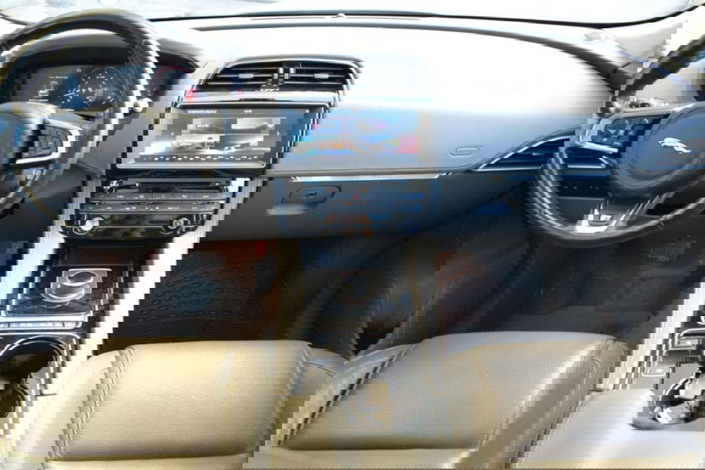 Jaguar F-Pace usata a Cuneo (9)