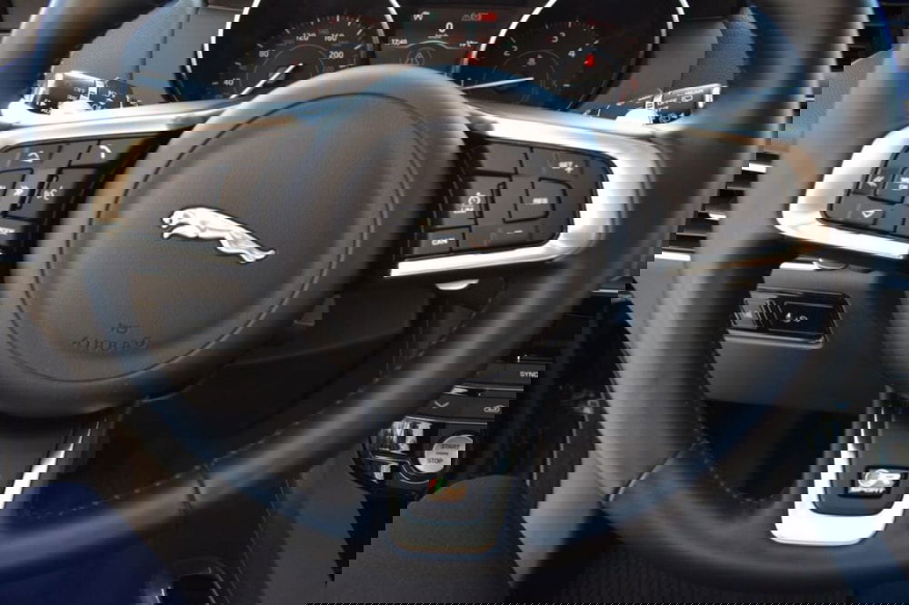 Jaguar F-Pace usata a Cuneo (10)