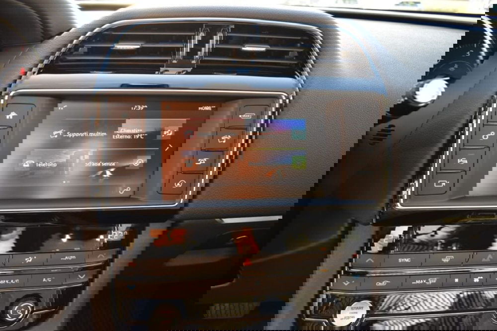 Jaguar F-Pace usata a Cuneo (13)