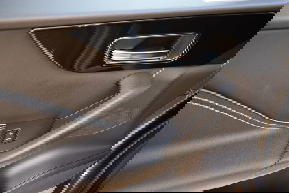 Jaguar F-Pace usata a Cuneo (18)