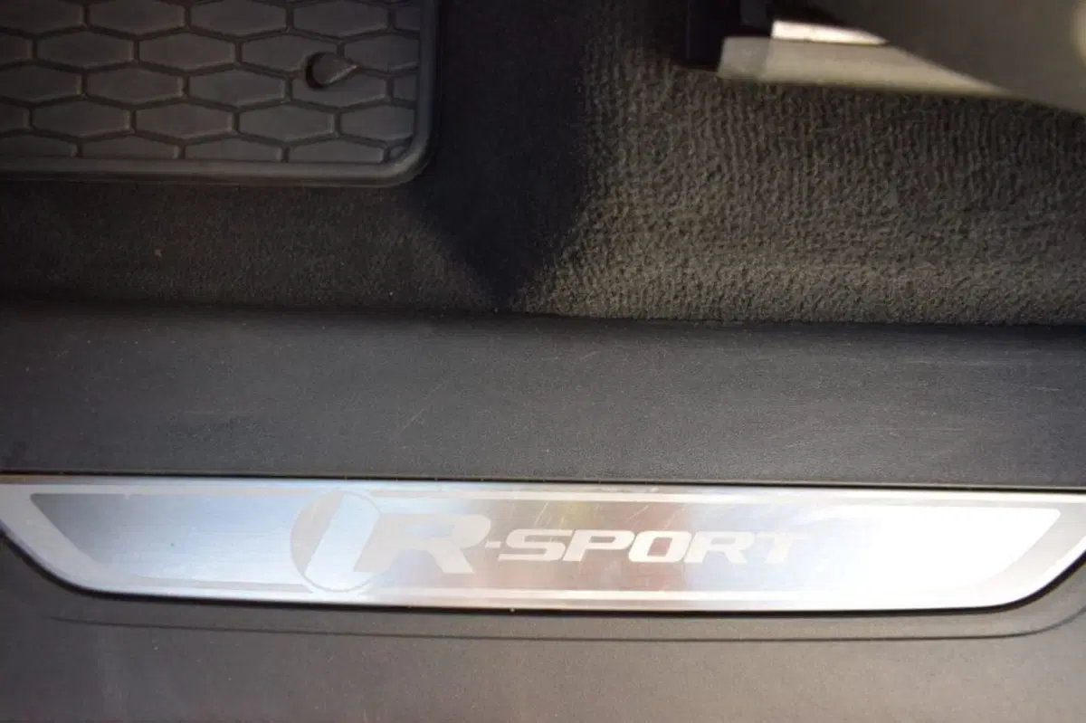 Jaguar F-Pace usata a Cuneo (19)