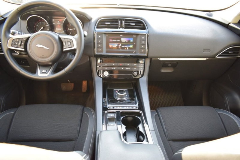 Jaguar F-Pace usata a Cuneo (9)