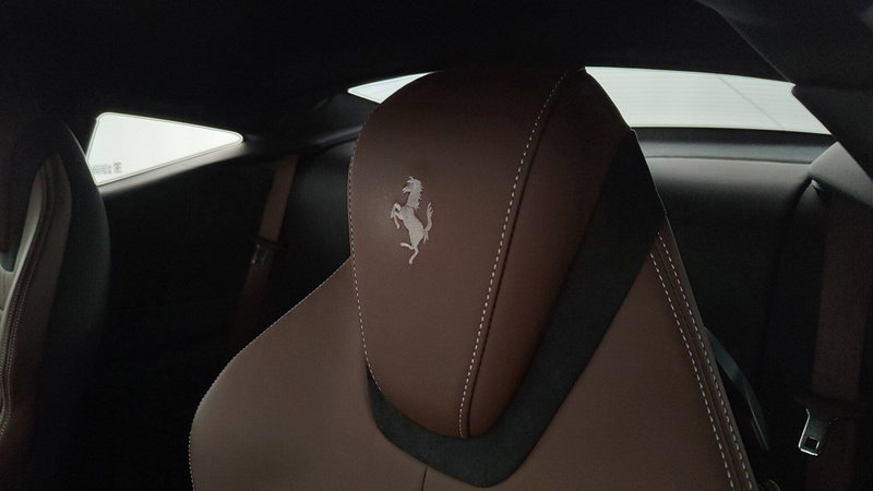 Ferrari Roma Coupé usata a Perugia (13)