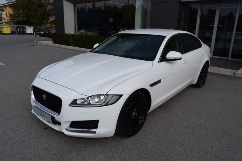 Jaguar XF usata a Cuneo