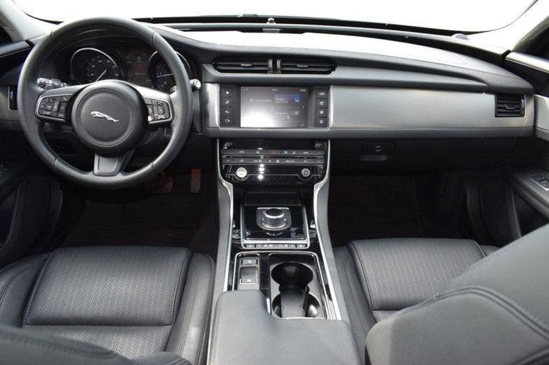 Jaguar XF usata a Cuneo (10)