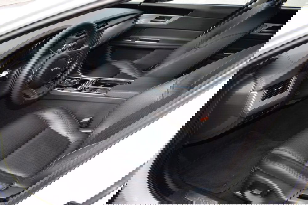 Jaguar XF usata a Cuneo (11)