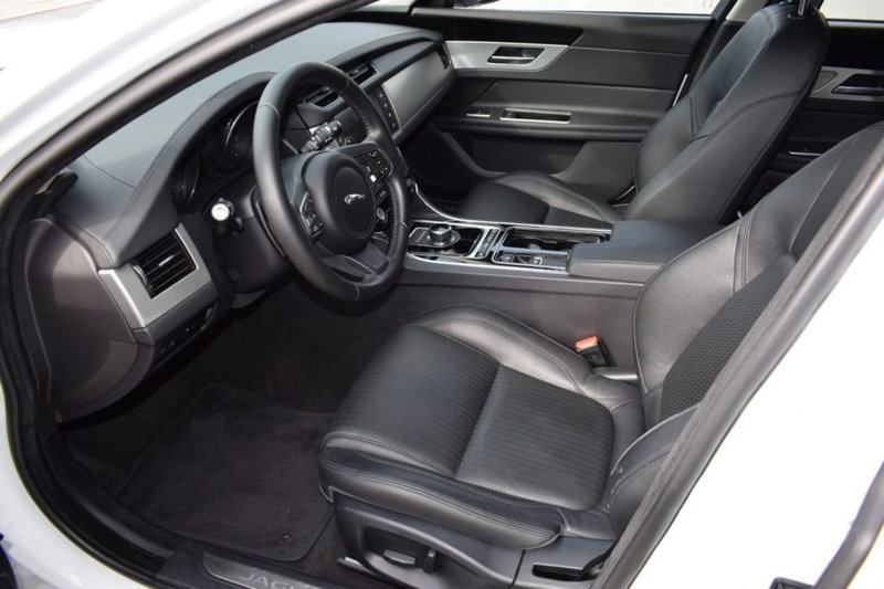 Jaguar XF usata a Cuneo (11)
