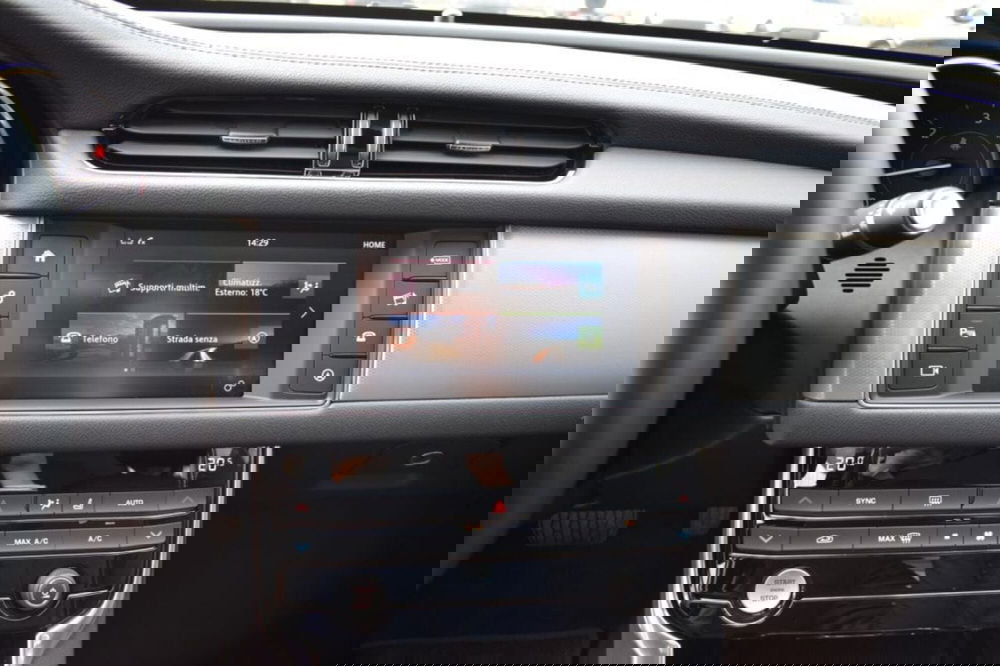 Jaguar XF usata a Cuneo (13)