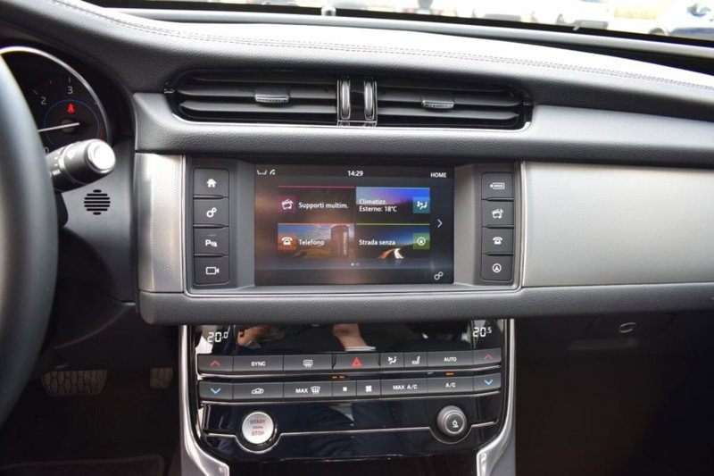 Jaguar XF usata a Cuneo (13)