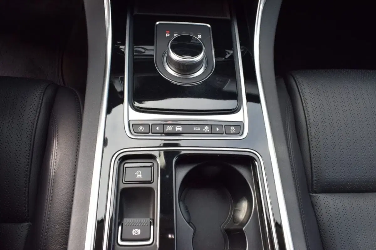 Jaguar XF usata a Cuneo (14)