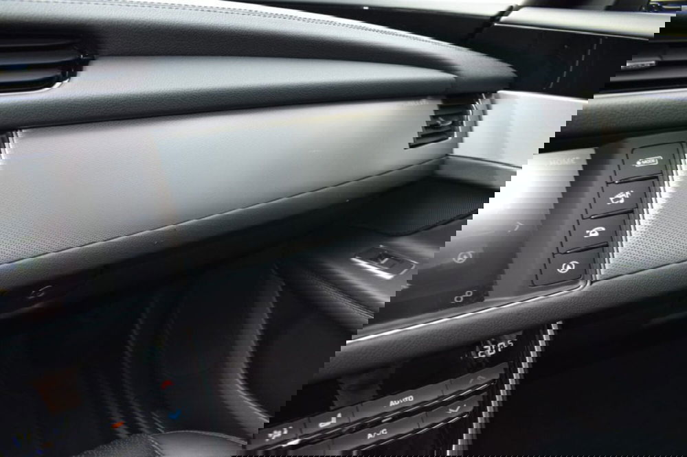 Jaguar XF usata a Cuneo (15)