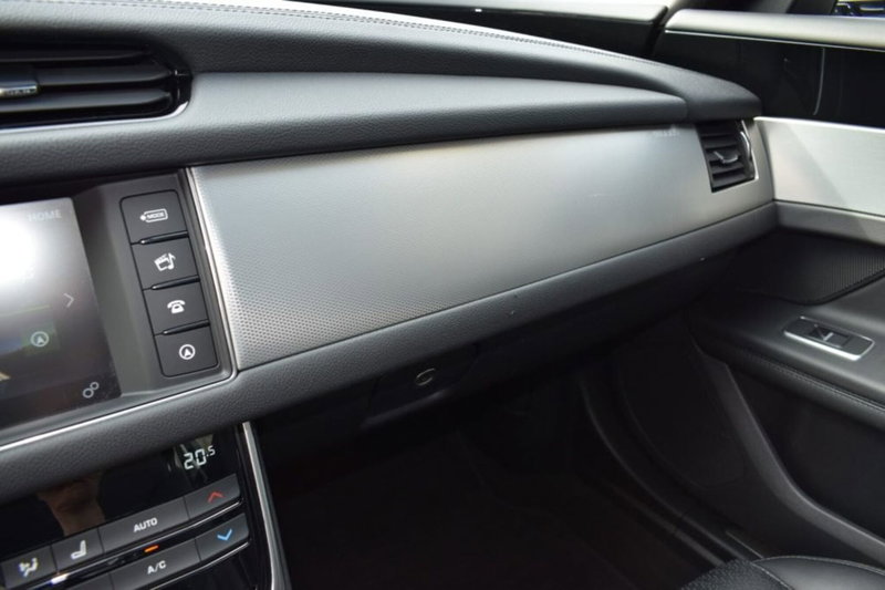 Jaguar XF usata a Cuneo (15)