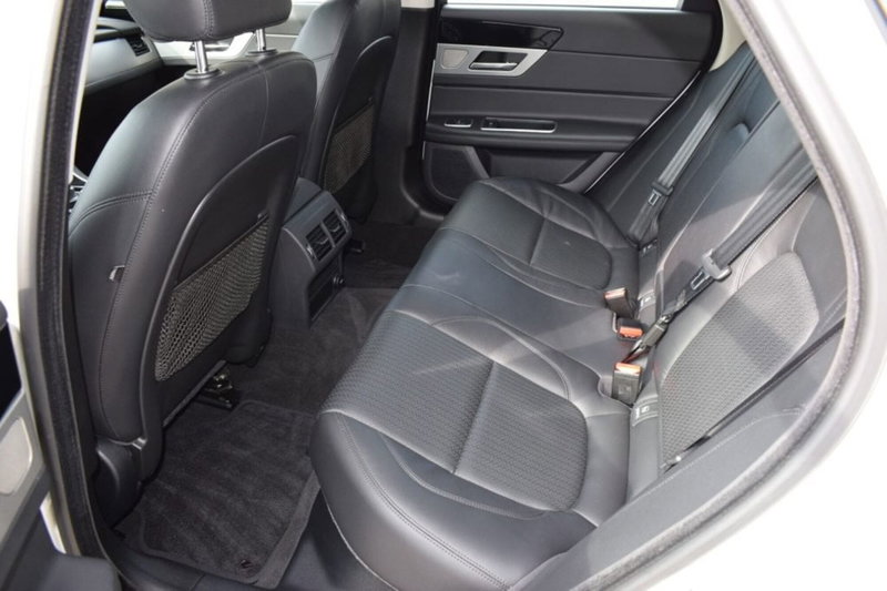 Jaguar XF usata a Cuneo (19)