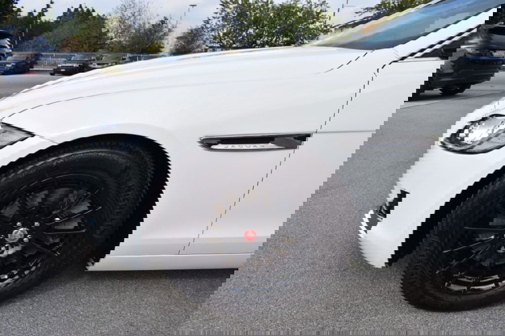 Jaguar XF usata a Cuneo (9)