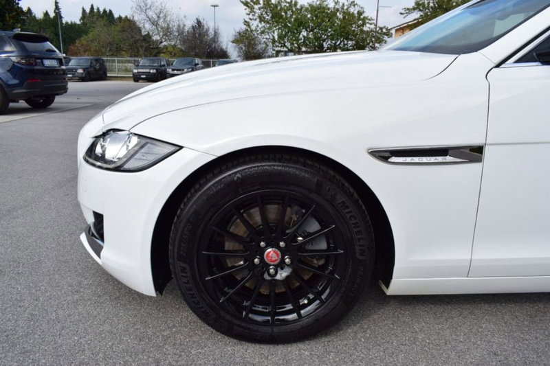 Jaguar XF usata a Cuneo (9)