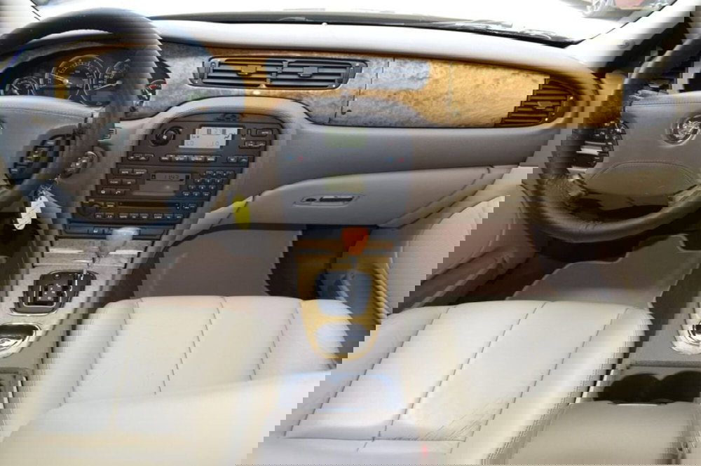 Jaguar S-Type usata a Cuneo (11)