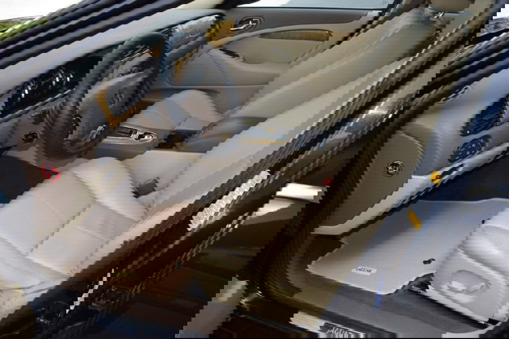 Jaguar S-Type usata a Cuneo (12)