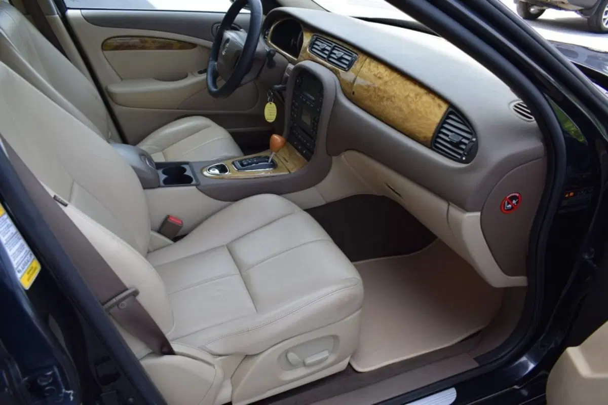 Jaguar S-Type usata a Cuneo (13)