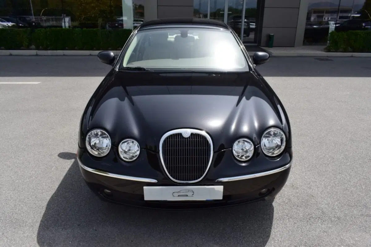 Jaguar S-Type usata a Cuneo (2)