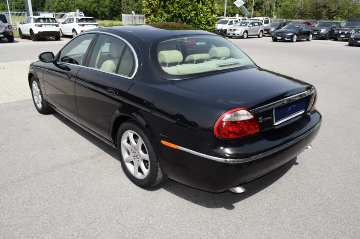 Jaguar S-Type usata a Cuneo (6)