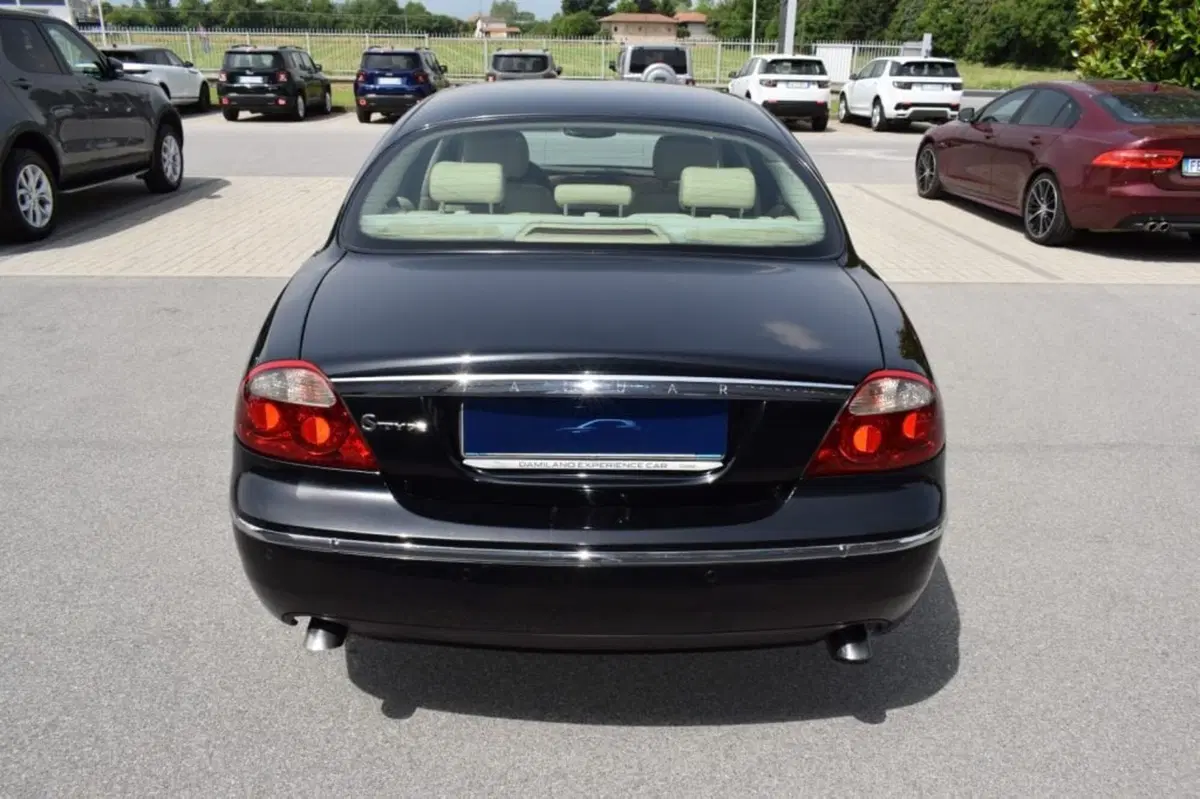 Jaguar S-Type usata a Cuneo (7)